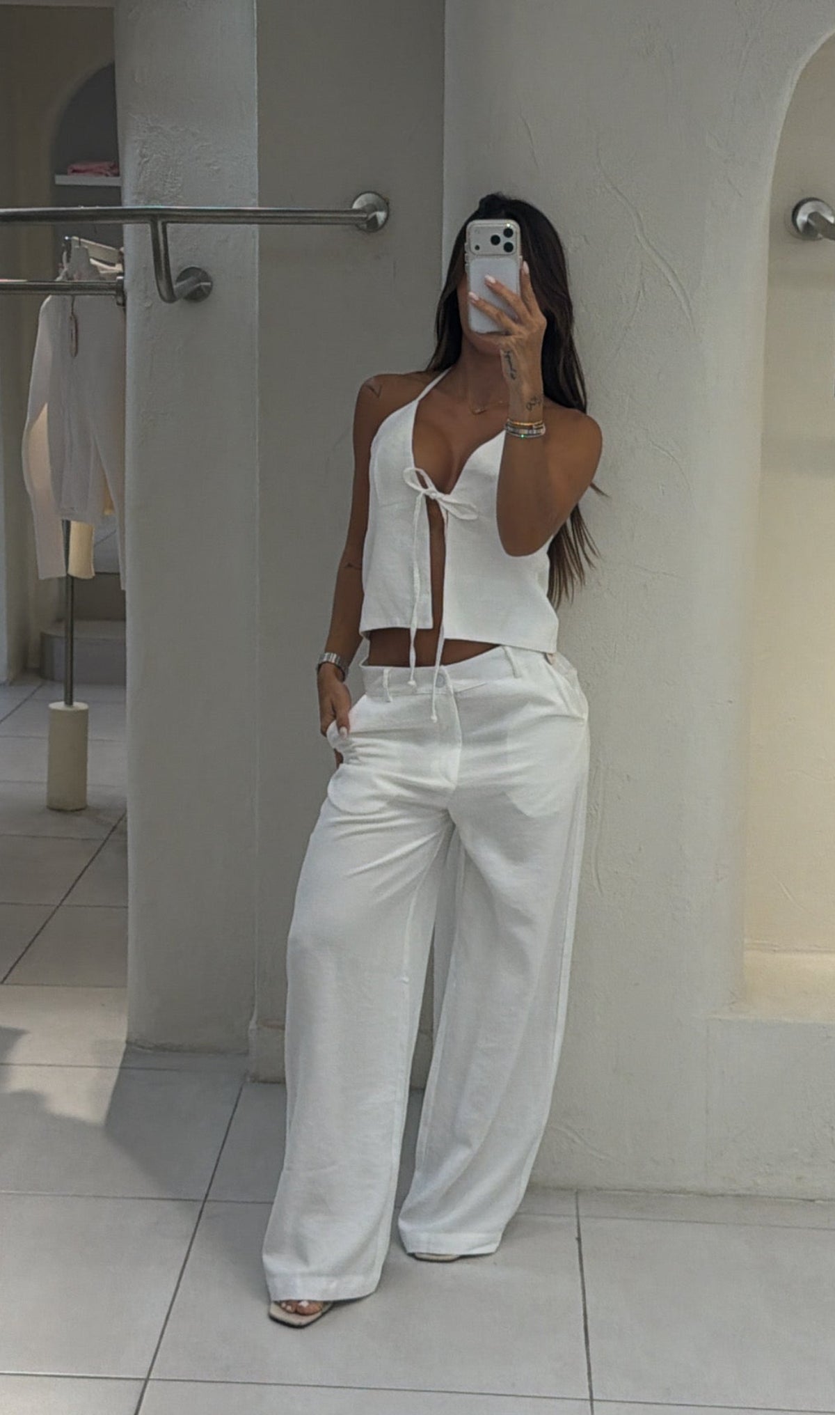 Conjunto Pantalón Cuello Blanco