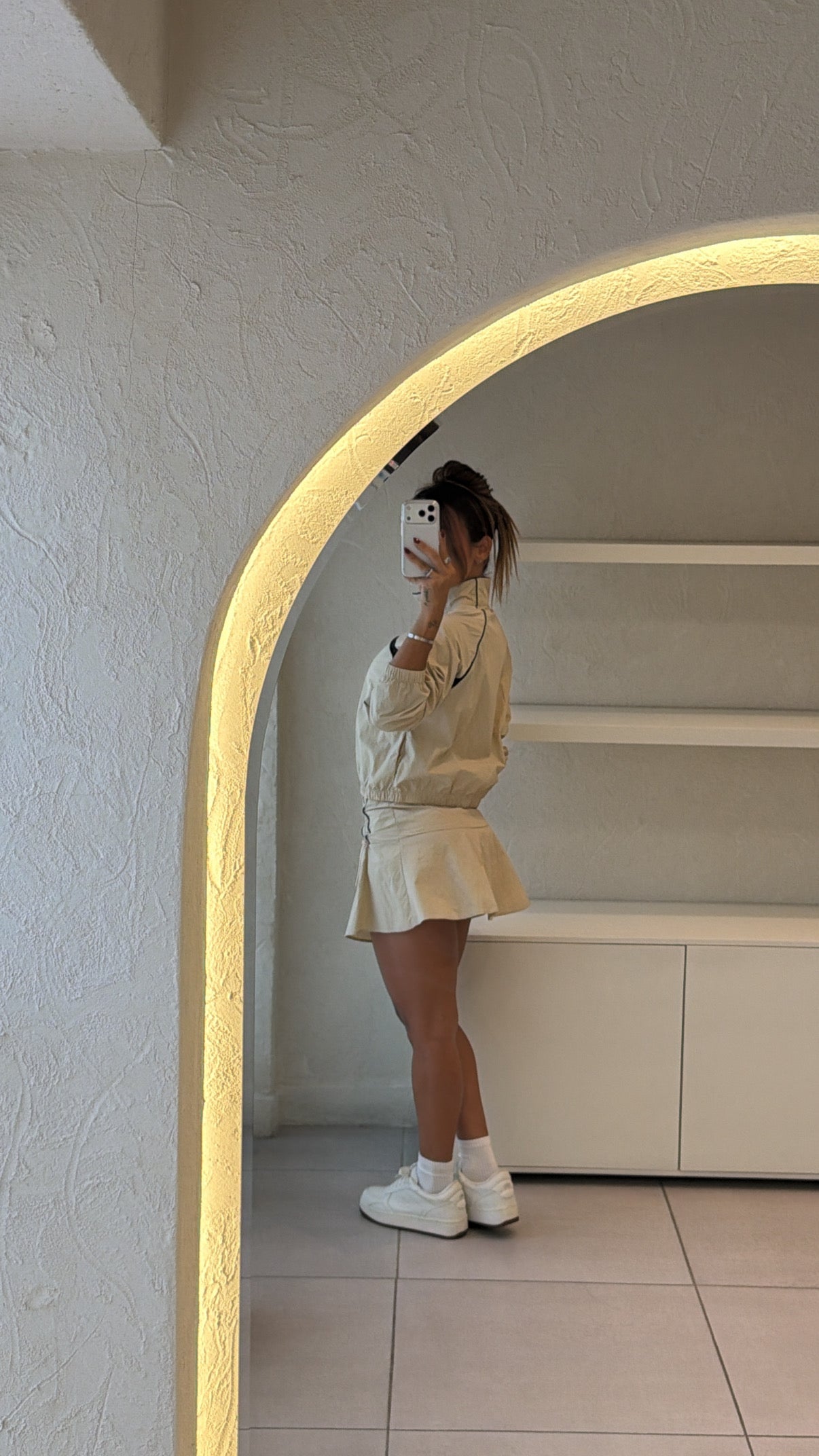 Conjunto Deportivo Falda Beige