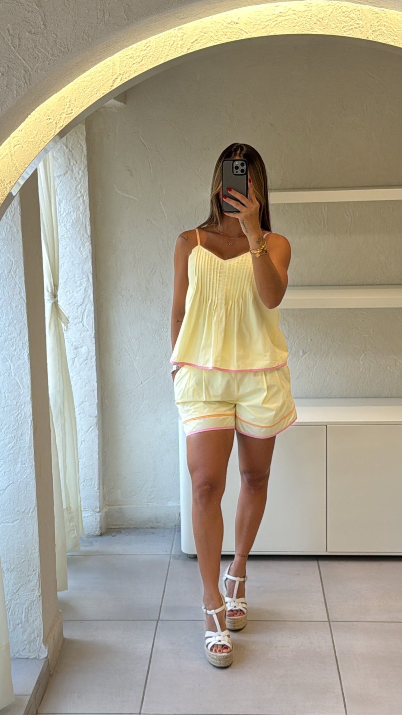 Conjunto Amarillo Strut