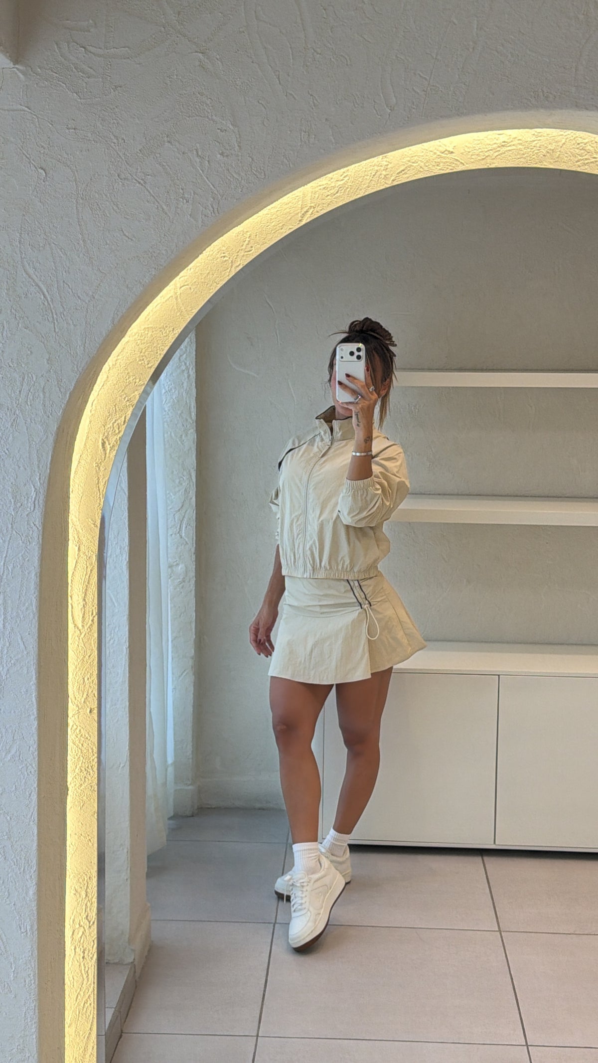 Conjunto Deportivo Falda Beige
